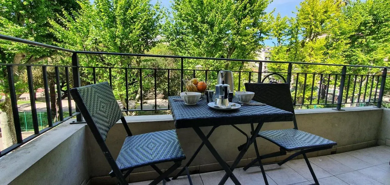 Villa Medicis Charmant Studio Climatise Port Riquier Acropolis contacts